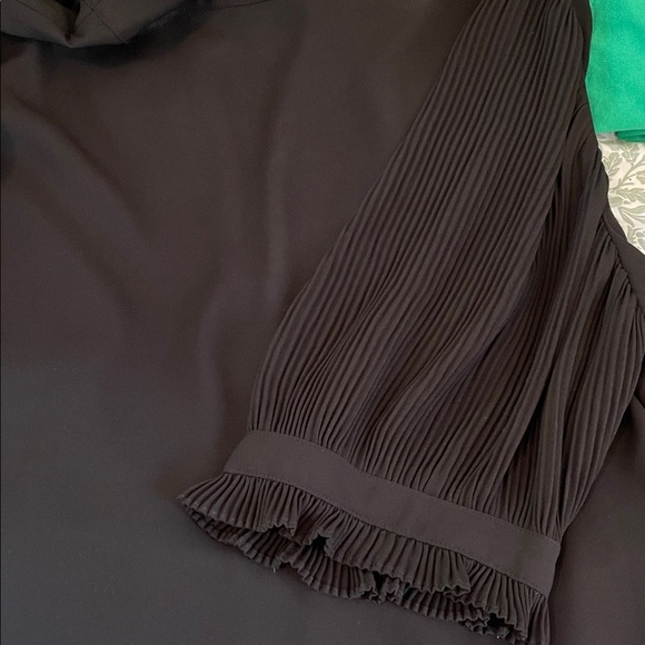 Lauren Ralph Lauren Black Sheer Puff Sleeve Top Size M V-Neck Flowy Elegant - Picture 7 of 7